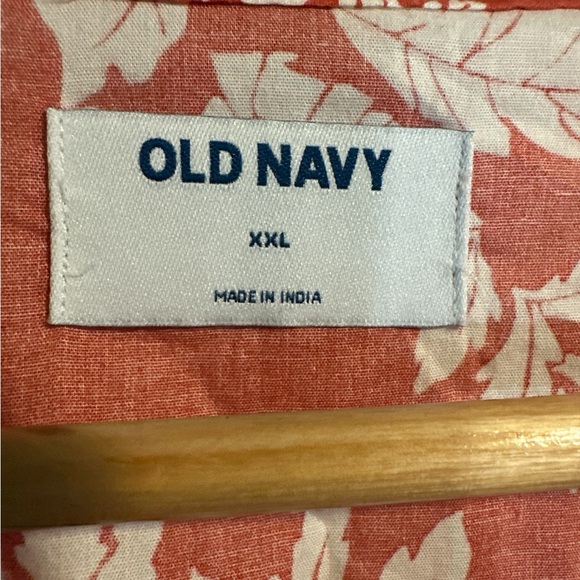 Old Navy Red and White Casual Button Down Shirt - Picture 4 of 5